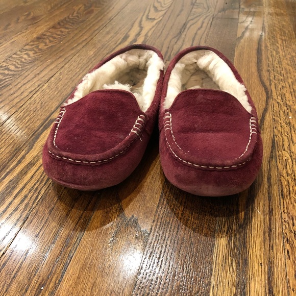 Women’s UGG Moccasins Burgundy - Picture 2 of 5
